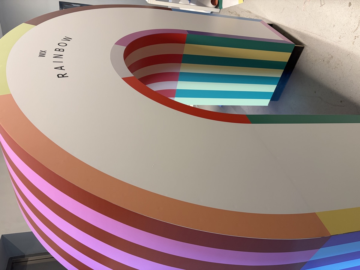 ספה Wix Rainbow מקרוב